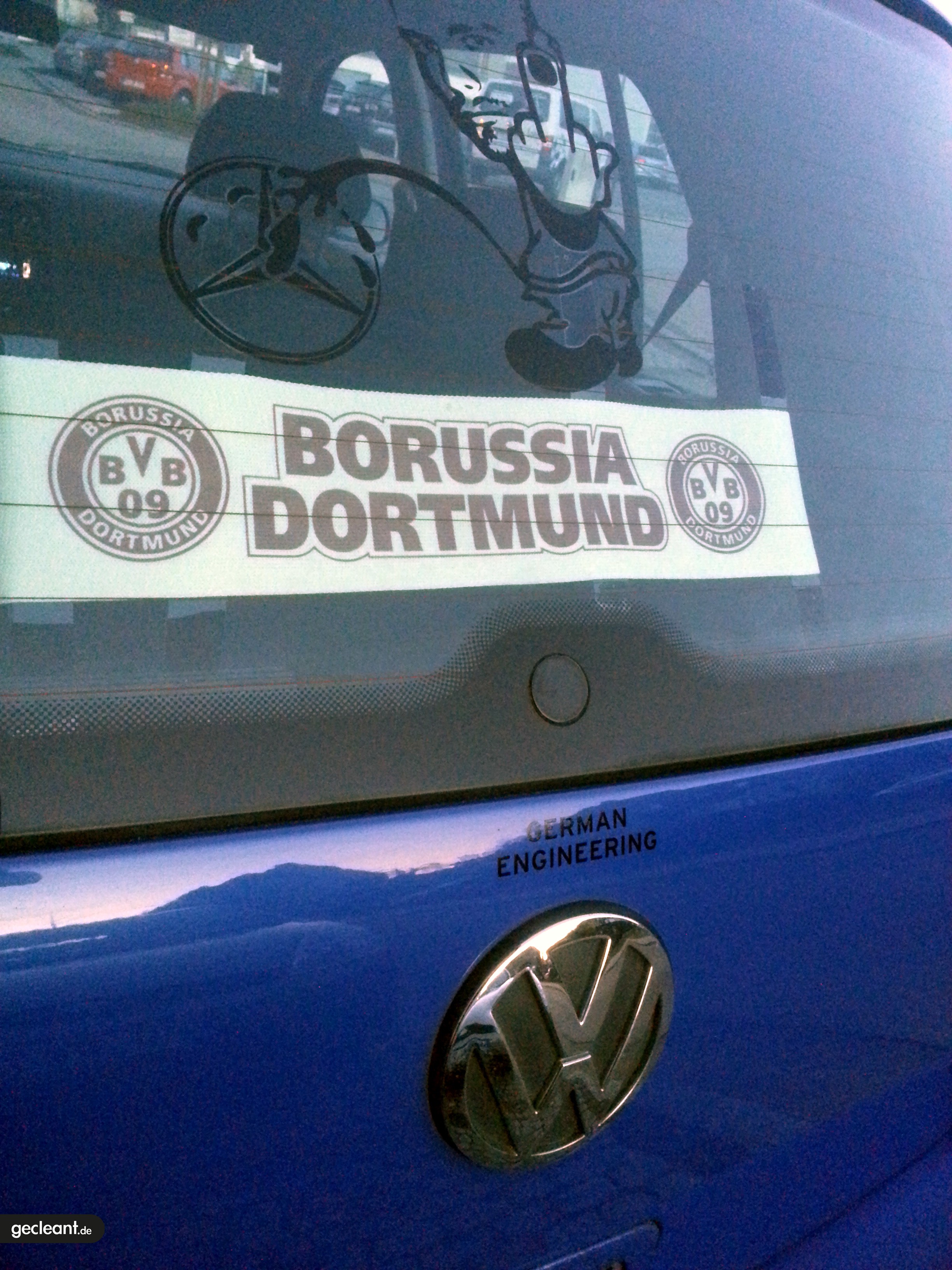 vw_blau_borussia_dortmund_german_engeneering_rear_wiper_plug_sebastian